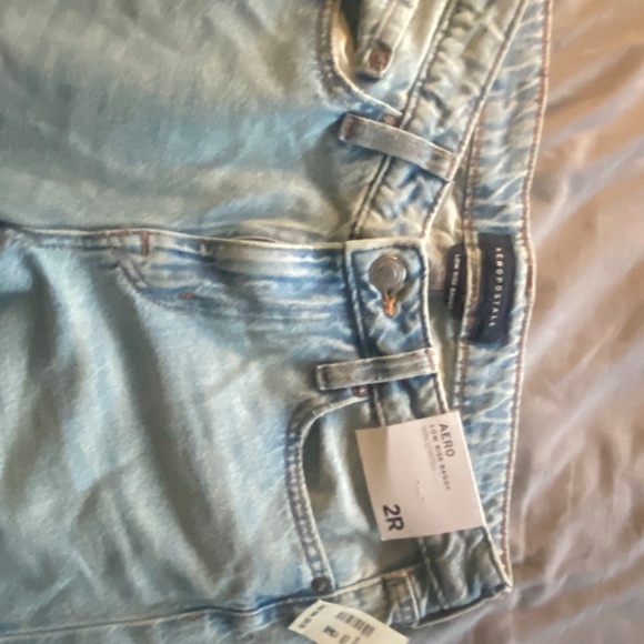 Aeropostale Low Rise Baggy Light Wash Jeans - Picture 2 of 7